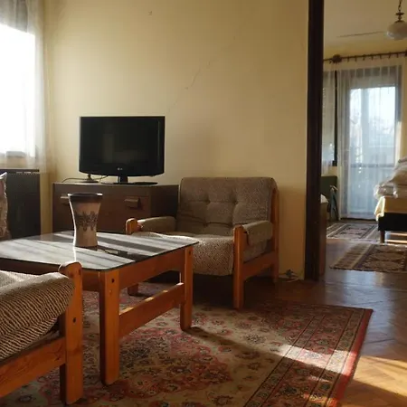 Daire Zoeldello Apartmanhaz *