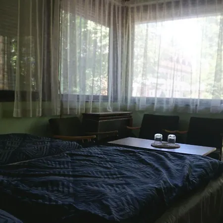 Zoeldello Apartmanhaz Daire *