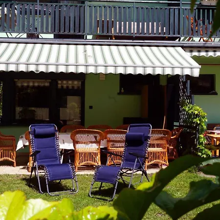 Daire Zoeldello Apartmanhaz Siofok