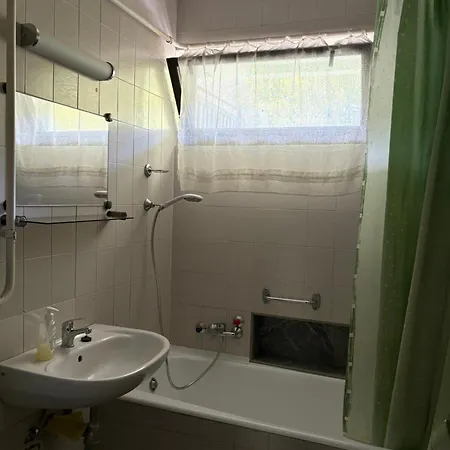 Zoeldello Apartmanhaz Siófok