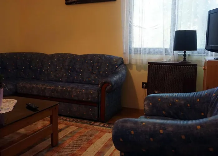 Zoeldello Apartmanhaz *